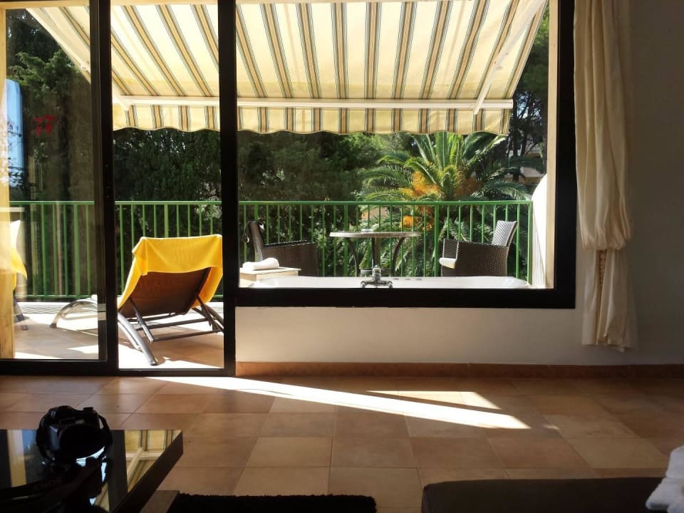 Blick auf die Terrasse Lago Garden