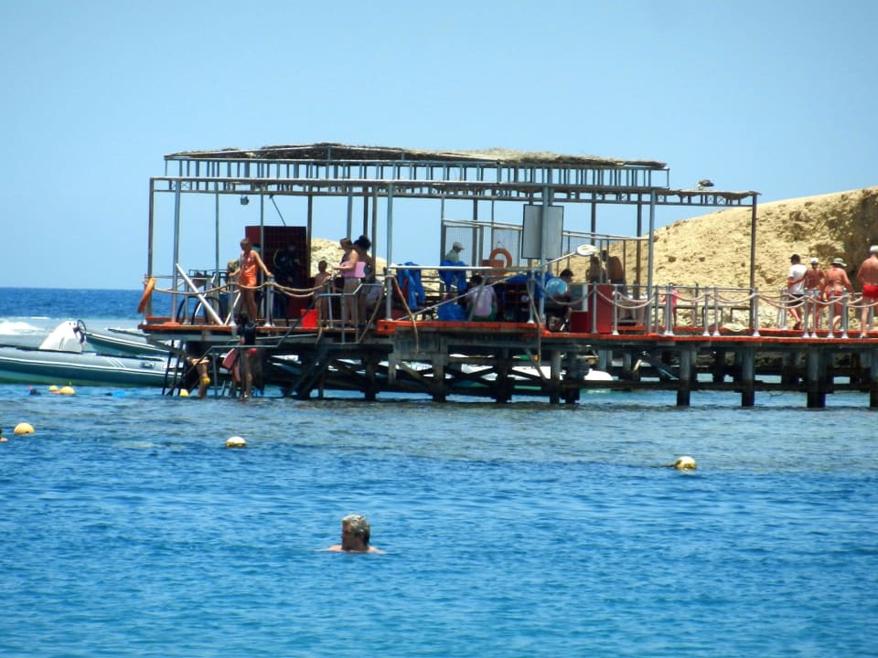 Steg vorm Lamaya Steigenberger Coraya Beach - Adults only