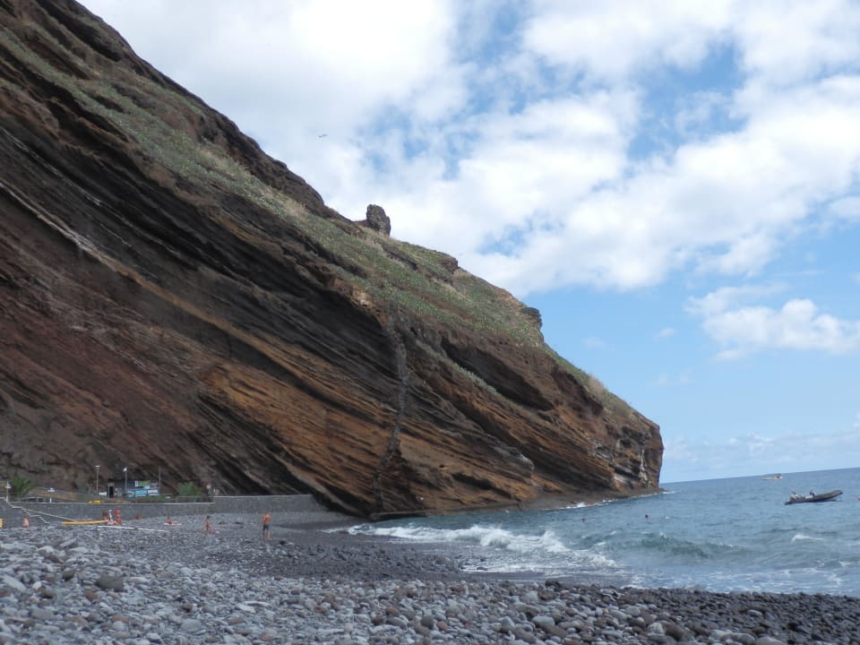 Niebezpieczne fale Hotel Dom Pedro Garajau