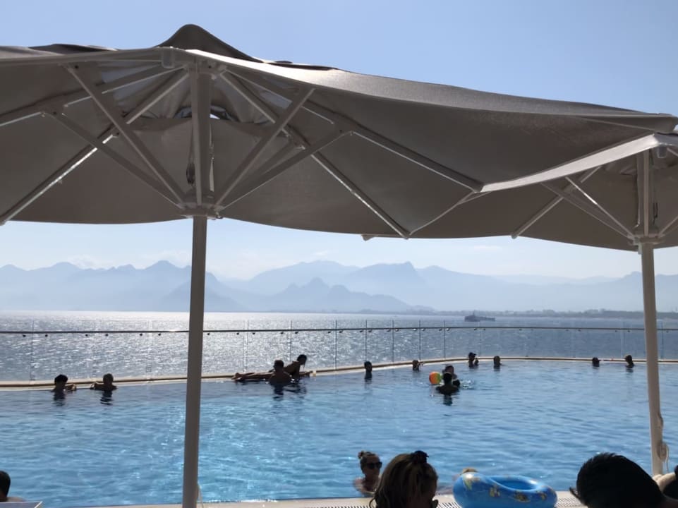 Pool Ramada Plaza by Wyndham Antalya