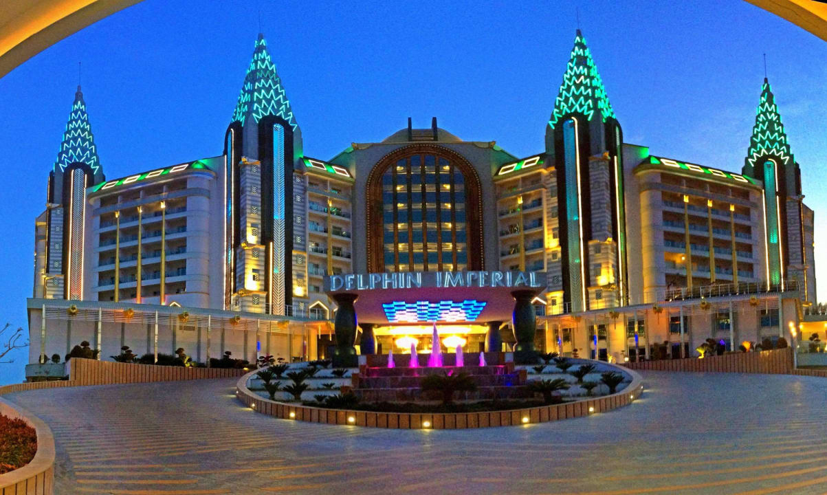 Entrance Hotel Delphin Imperial