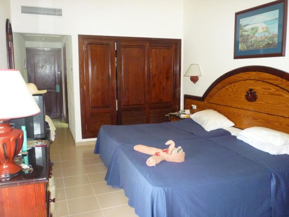 Bett und Schrank Playabachata Hotel