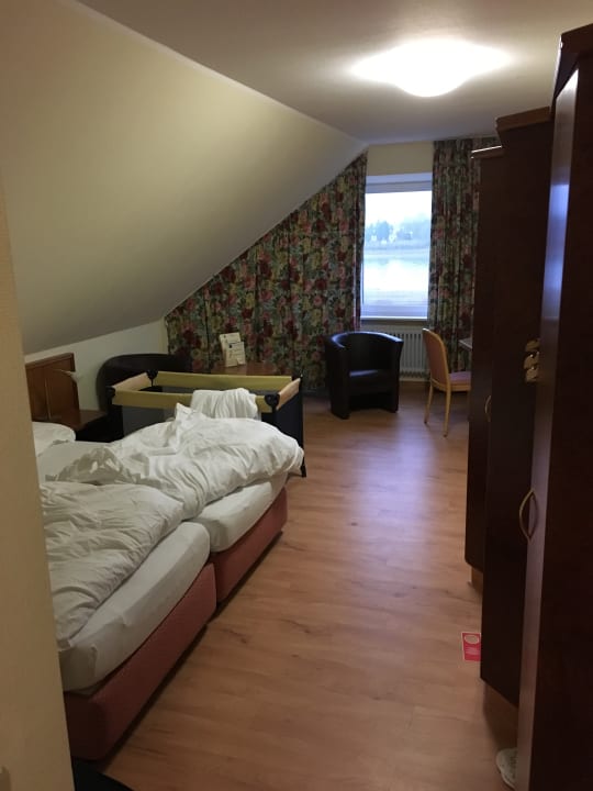 Zimmer Rheinhotel Larus