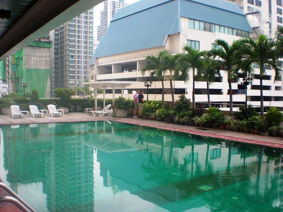 Pool Royal Benja Hotel