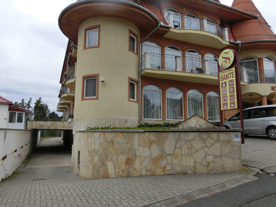 Einfahrt Tiefgarage Hotel Sante