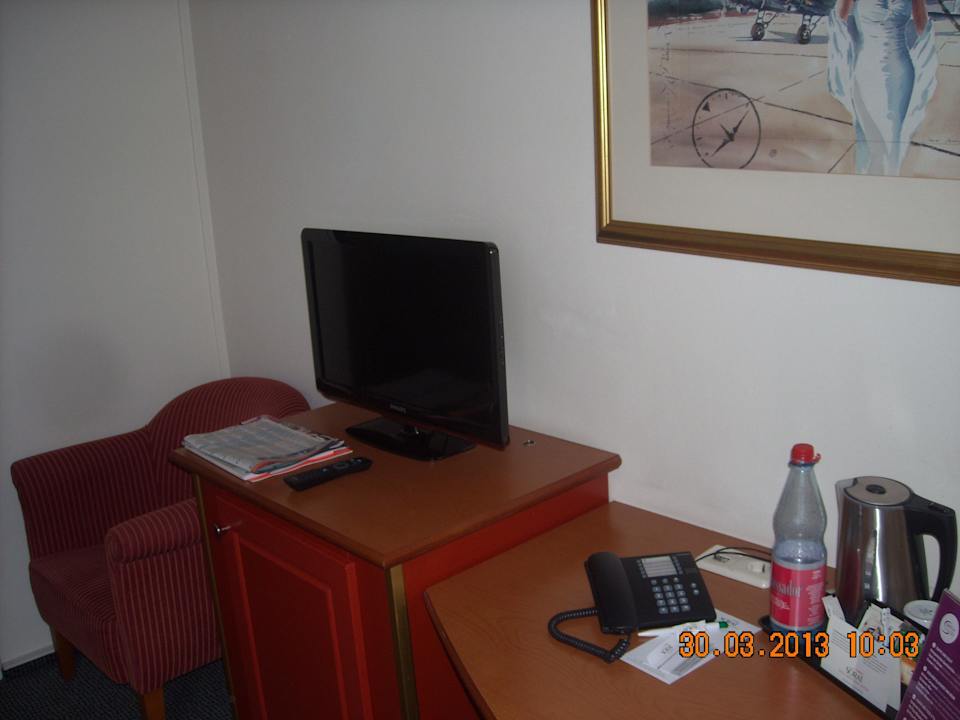 Wasserkocher, Tee, 55er Flachbild, Durchwahltelefon SORAT Hotel Berlin