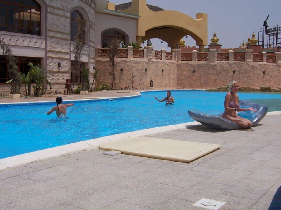 Am Pool vom Jungle Park Pickalbatros Jungle Aqua Park Resort - Neverland Hurghada