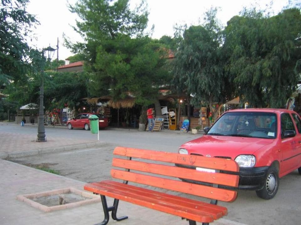 Zum Hotelstrand... Philoxenia Hotel