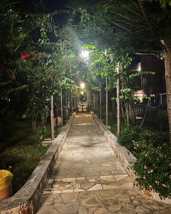 Gartenanlage Orpheas Resort - Adults Only