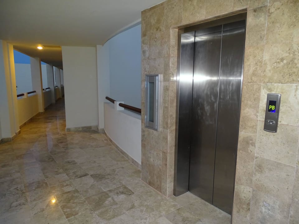 Fahrstühle, Anlage ist barrierefrei Akumal Bay Beach & Wellness Resort