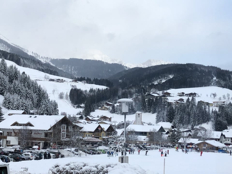 Außenansicht Hotel meiZeit Lodge in Filzmoos