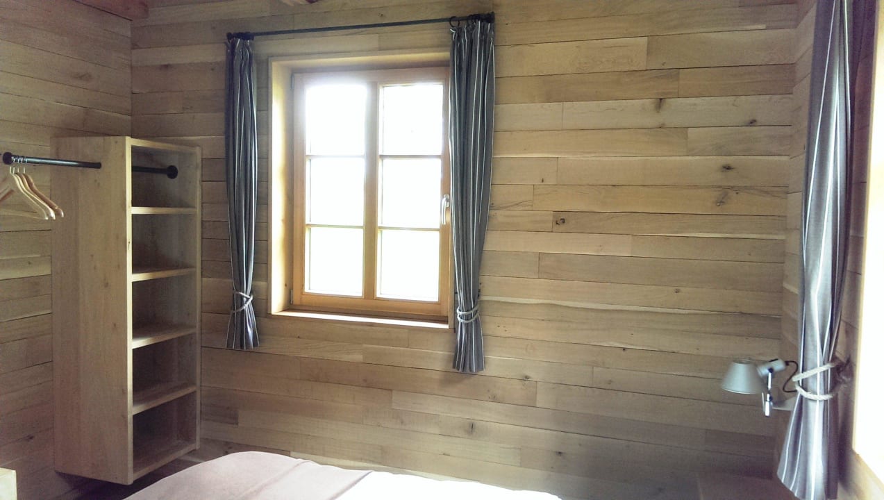 Schrank im Schlafzimmer Bergdorf LiebesGrün