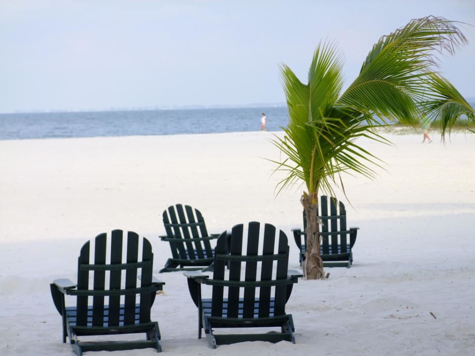 Strand Hotel Outrigger Beach Resort