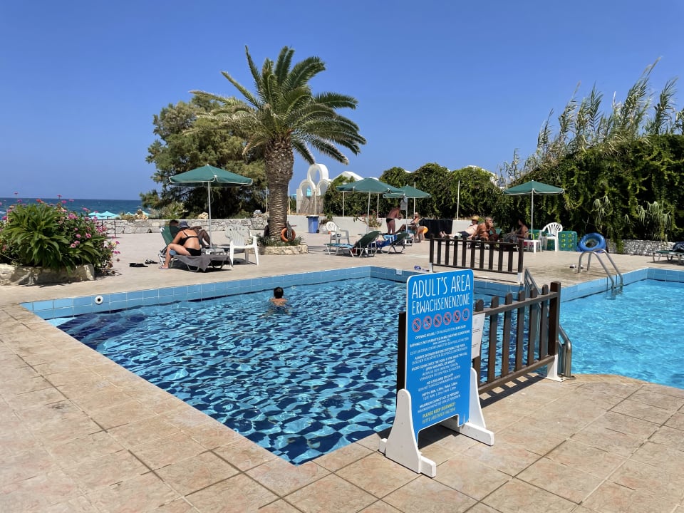Pool Hotel Kathrin Beach