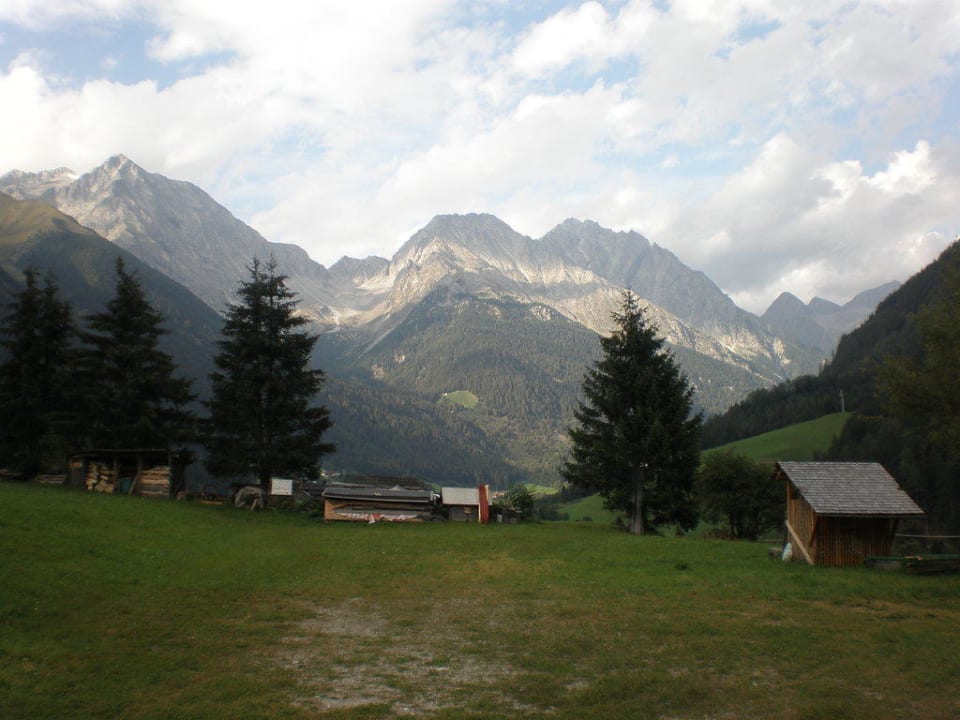 Vom Hotelparkplatz Richtung Talende Berghotel Johanneshof