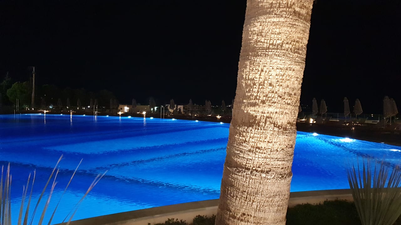 Pool Mayia Exclusive Resort & Spa