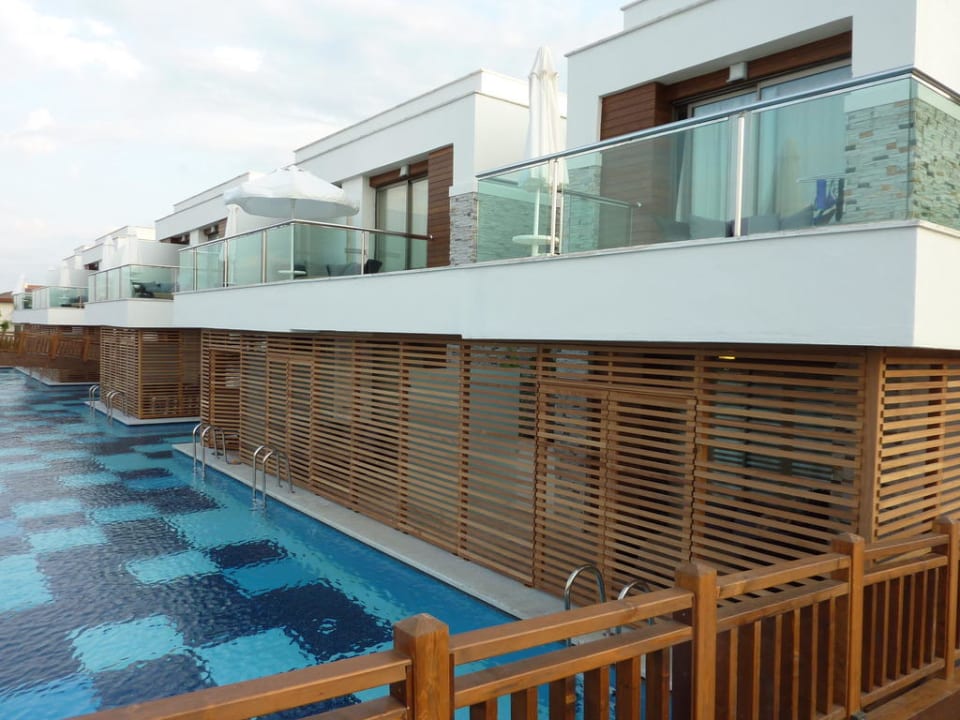 Swim-up-Bungalows Sherwood Blue Belek
