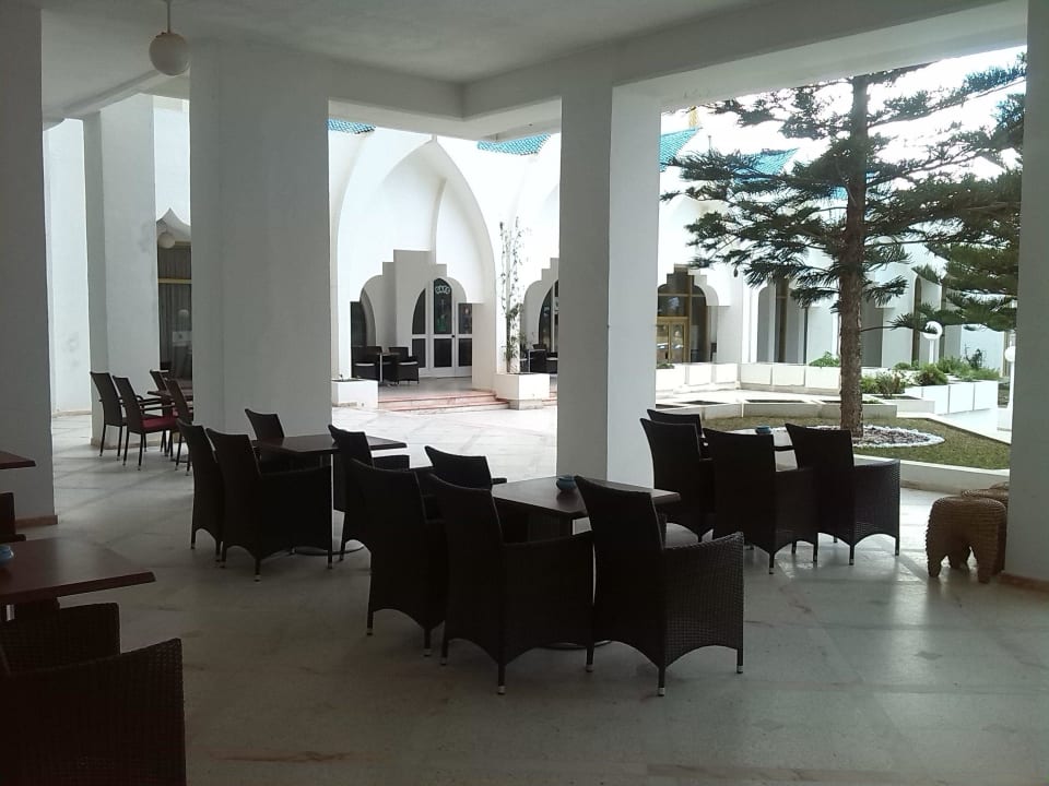 Aussenbar an den Cascaden Hotel Amir Palace