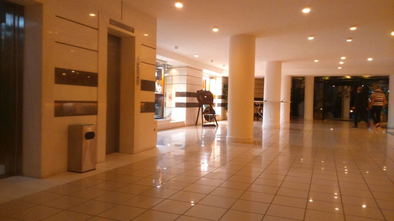 Lobby Anissa Beach & Village