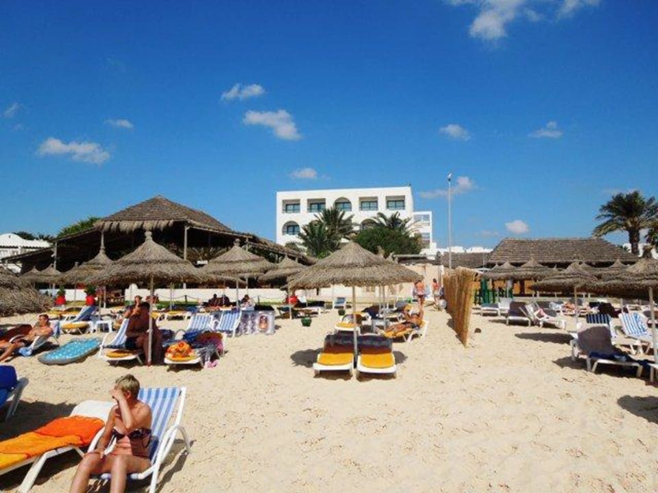 Blick auf den Hotelstrand Hotel Royal Nozha