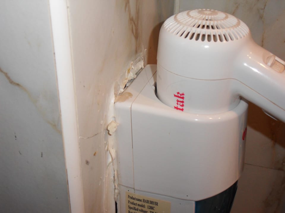 Fön im Badezimmer Titanic Beach Spa & Aqua Park