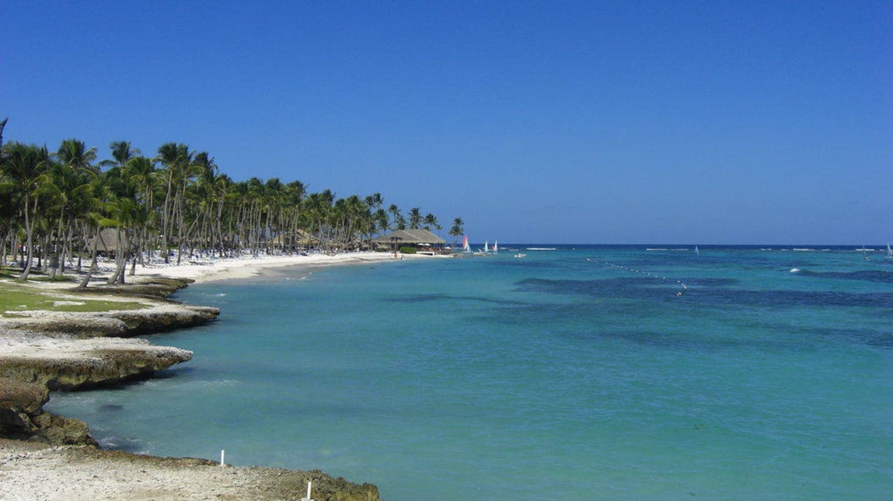 Blick vom Restaurant am Meer zum Hauptstrand Club Med Punta Cana