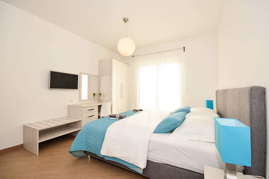 Master Bedroom Apartments Ladisic