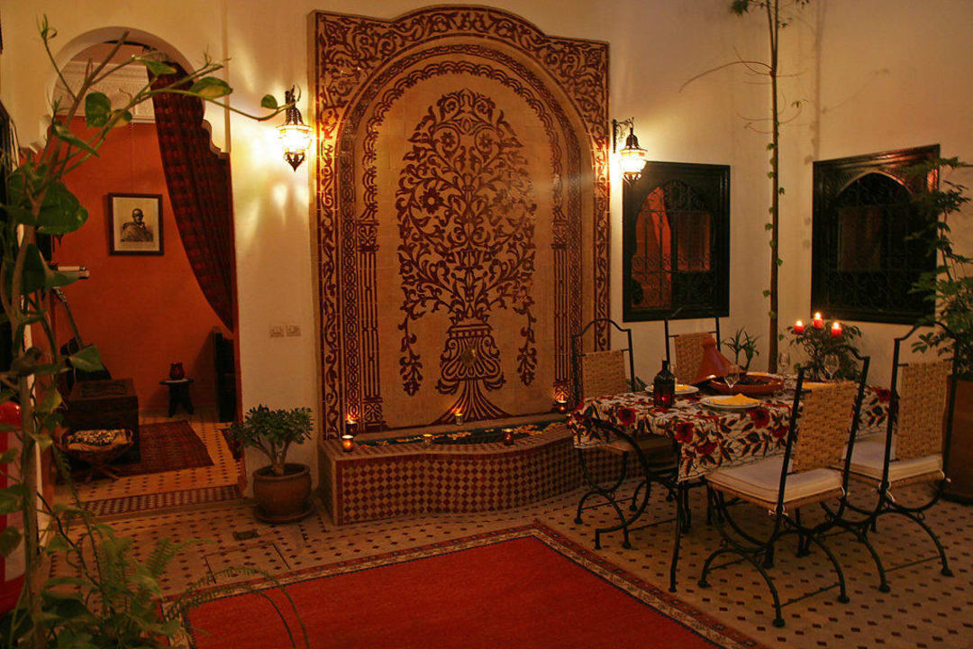 Le patio illuminé Riad Dar Zampa