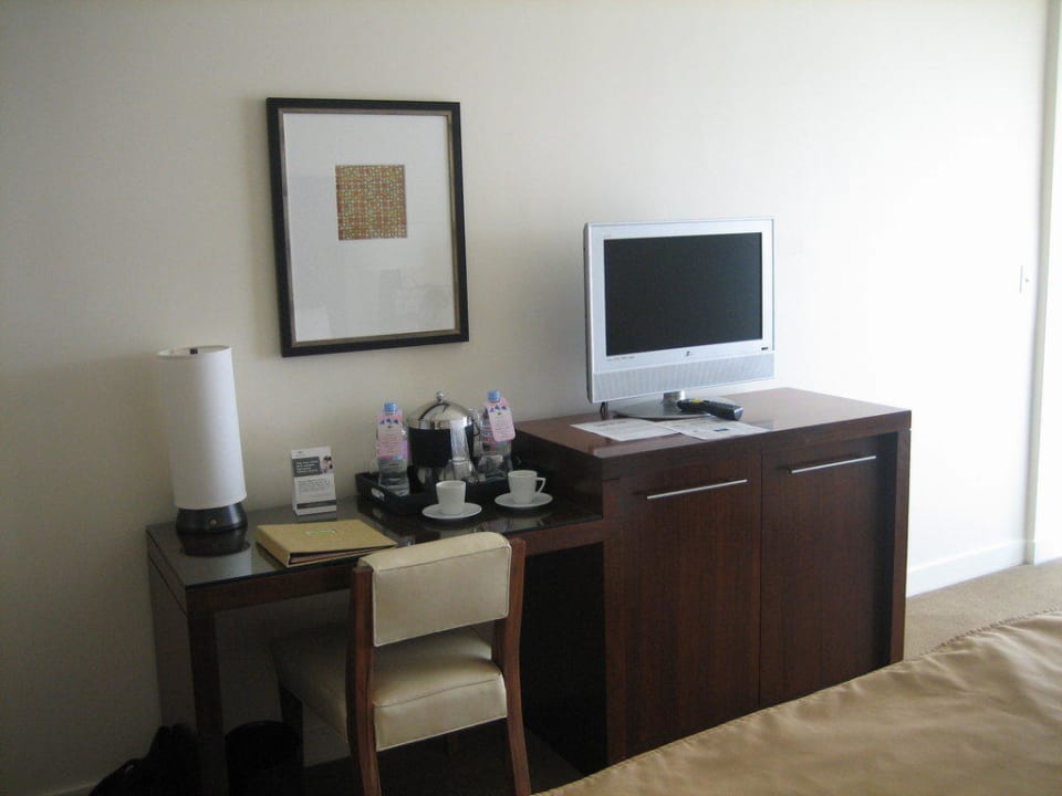 Standard Room The Reach Key West, Curio Collection by Hilton