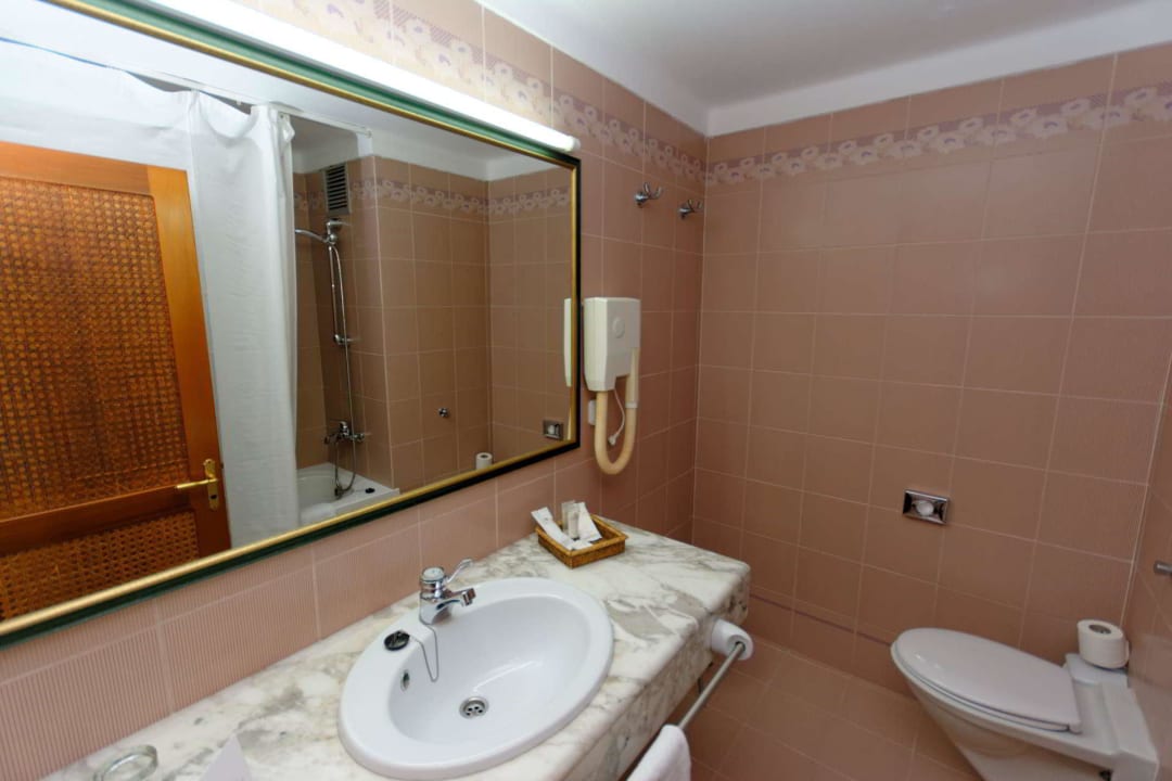 Bad Hotel Fariones