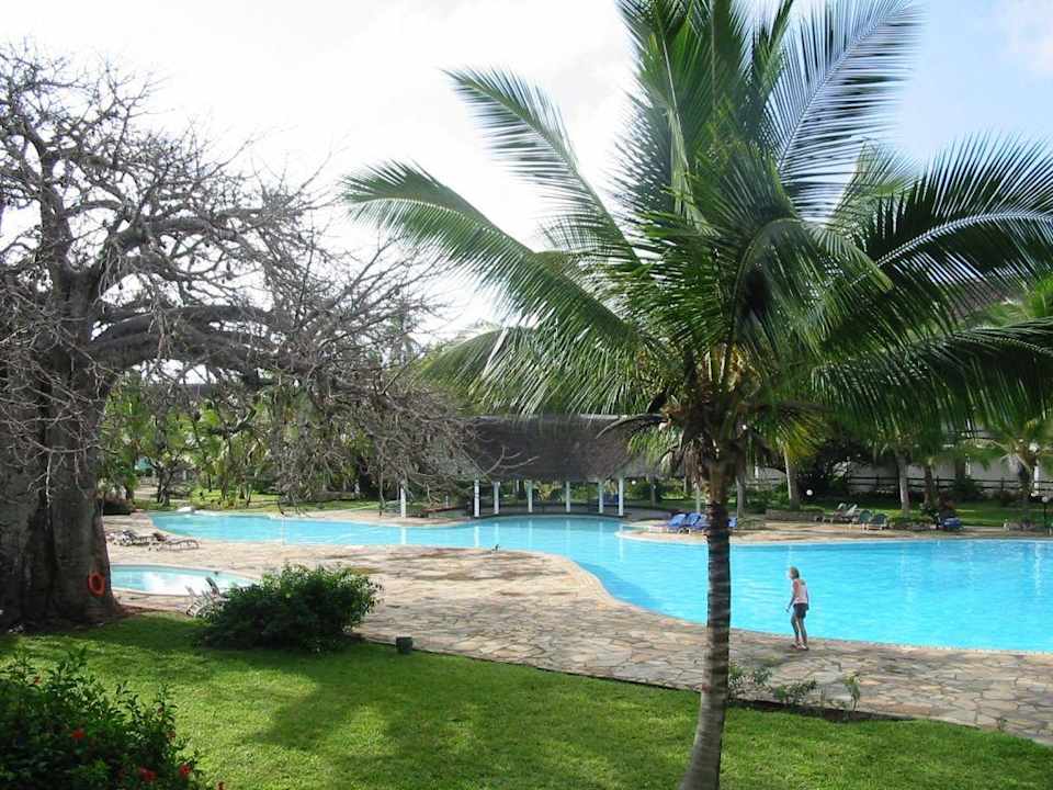 pool Resort Amani Tiwi Beach