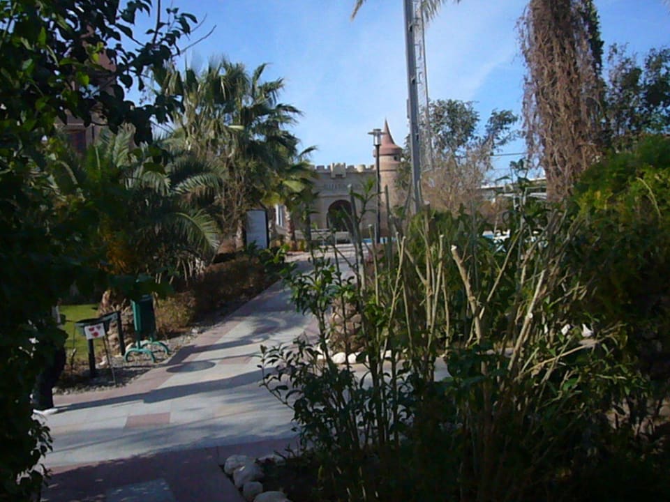 Wege im Garten Belek Beach Resort Hotel
