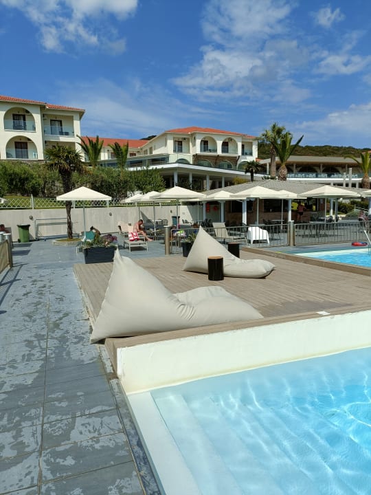 Pool Akrathos Beach Hotel