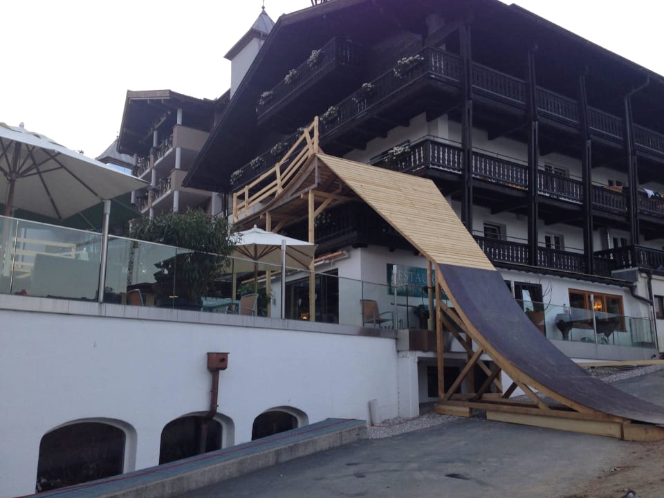 Aufbauarbeiten Sonnenterrasse The Alpine Palace