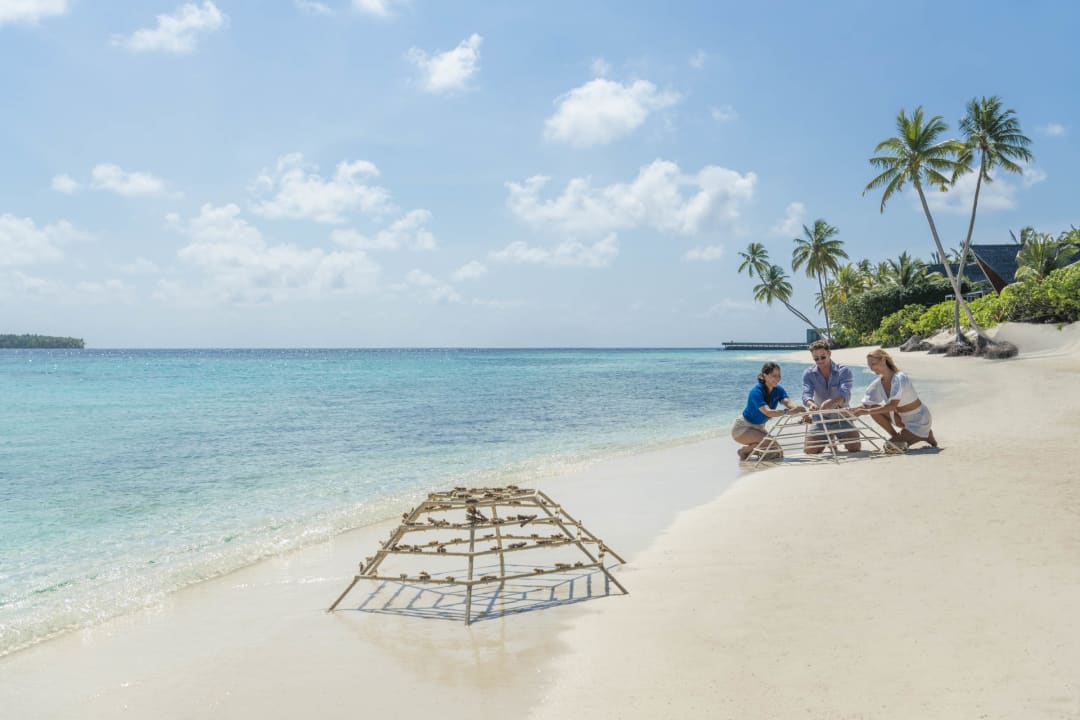 Strand The St. Regis Maldives Vommuli Resort