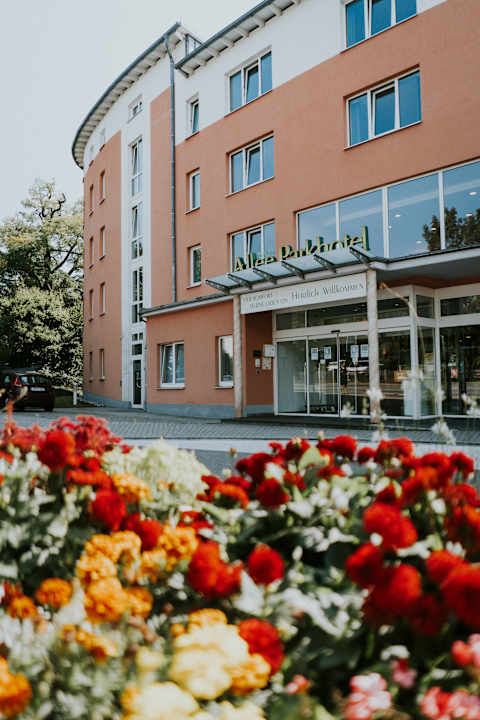 Außenansicht Allee Parkhotel Maximilian