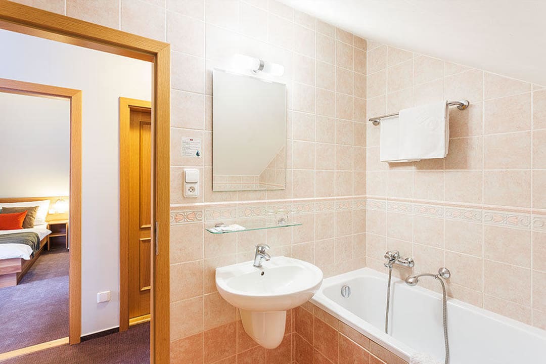 Bathroom Hotel Grand Felicity