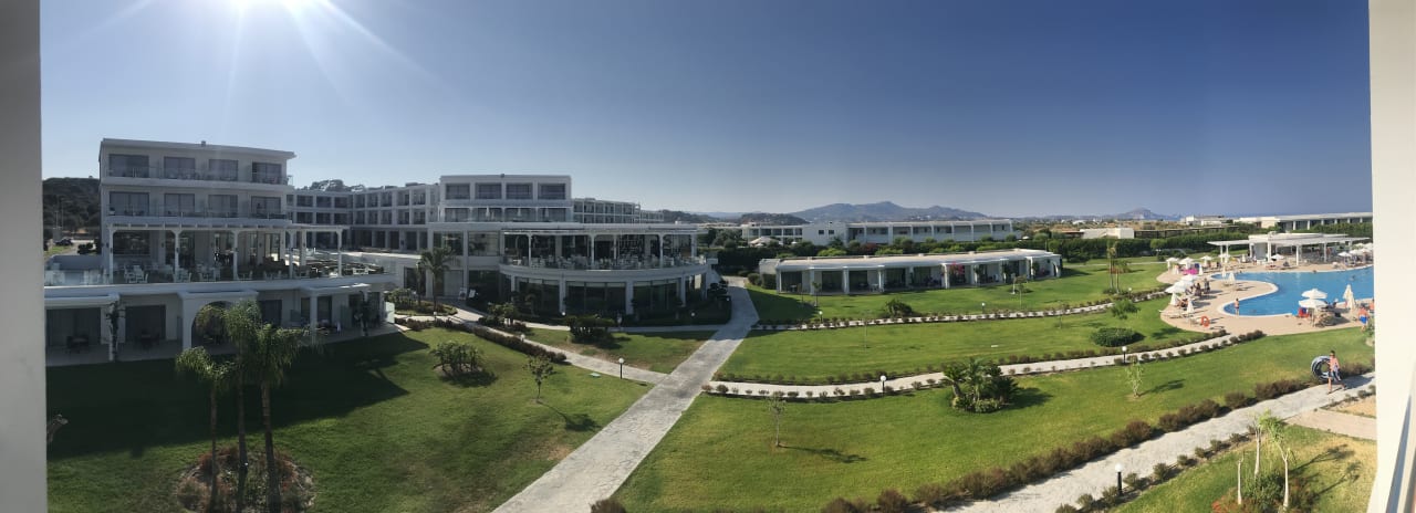 Außenansicht Asterias Beach Resort