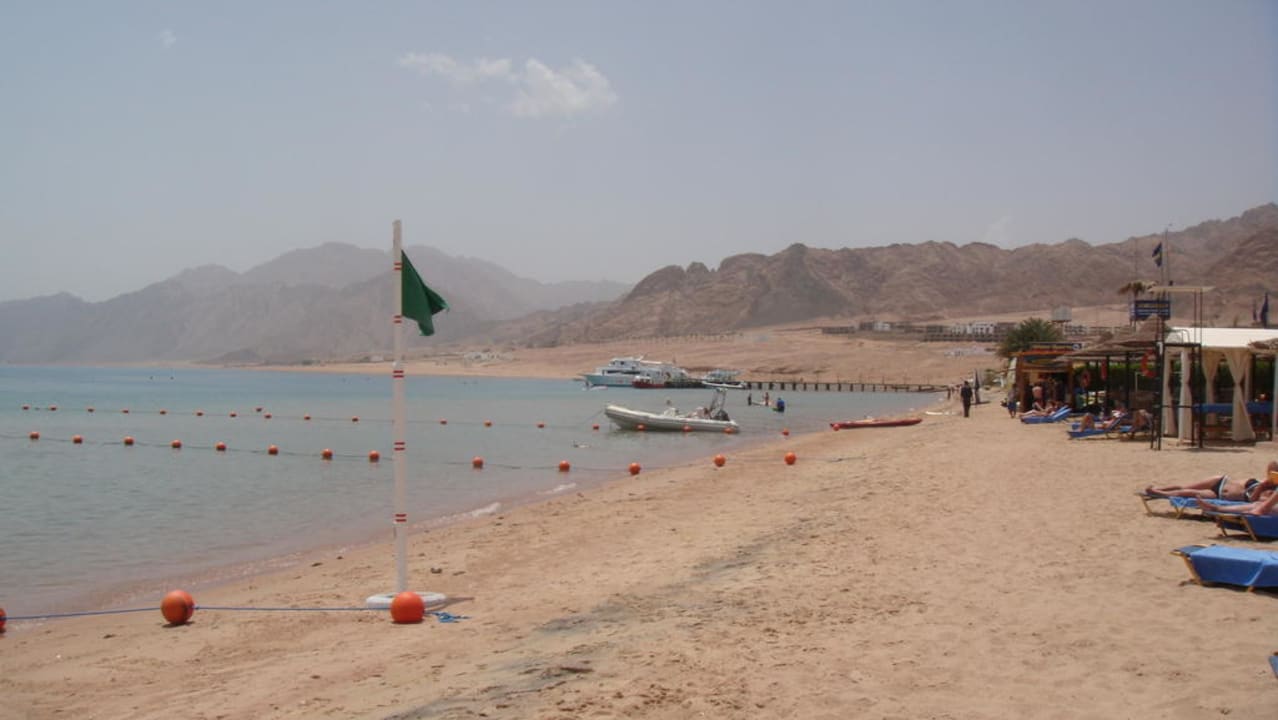 Strand mit Blick auf Sinai JAZ Dahabeya