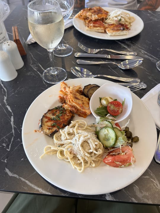 Gastro Asterias Beach
