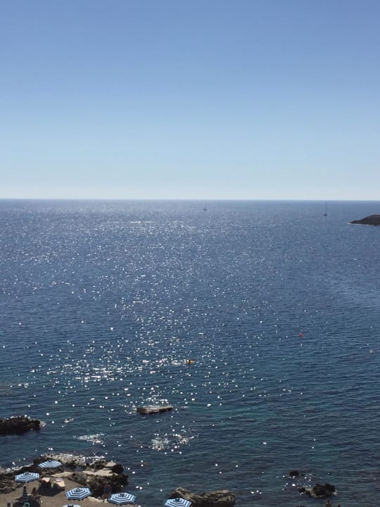 Vom Hotel aus zum Strand Hotel Kalithea Horizon Royal