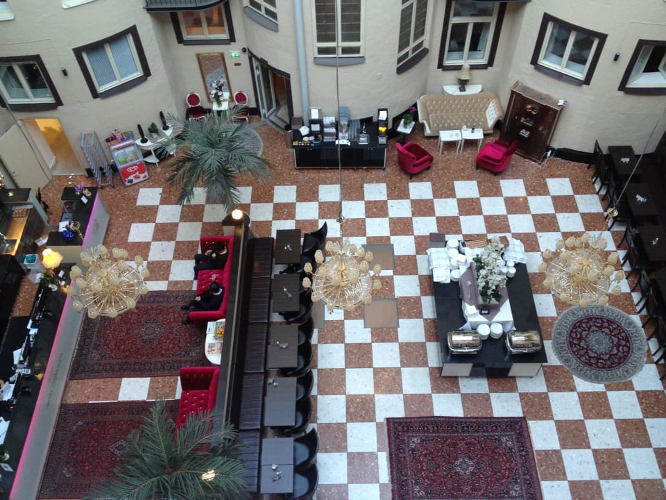 Innenhof, Lobby, Speisesal, Rezeption alles zus. Best Western Hotel Bentleys