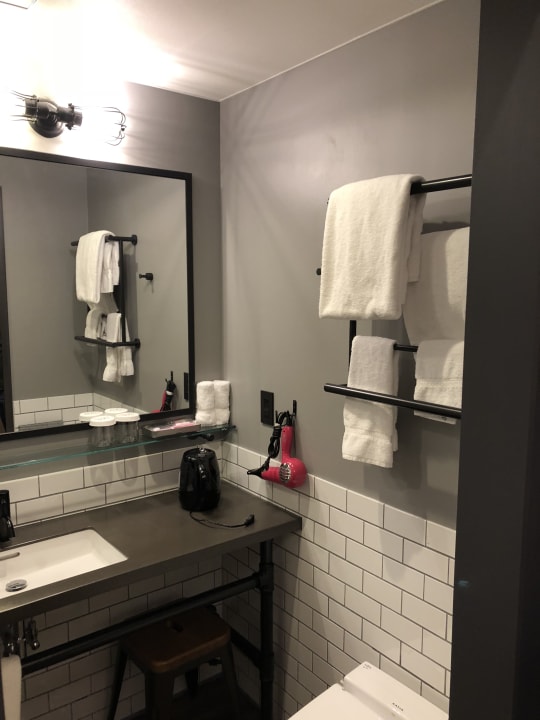 Zimmer MOXY Tokyo Kinshicho by Marriott