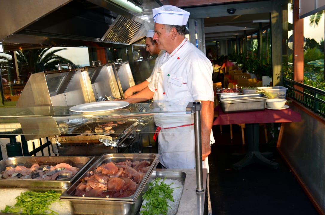 Grill auf der Terrasse - Es gab Tunfisch Aldiana Club Rocca Nettuno Calabria