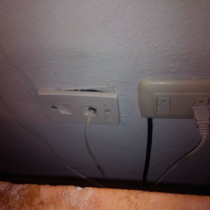 Lose Steckdosen- egal Stromschlag ruft The Reef Playacar