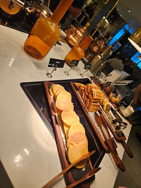 Gastro Rose Rayhaan by Rotana