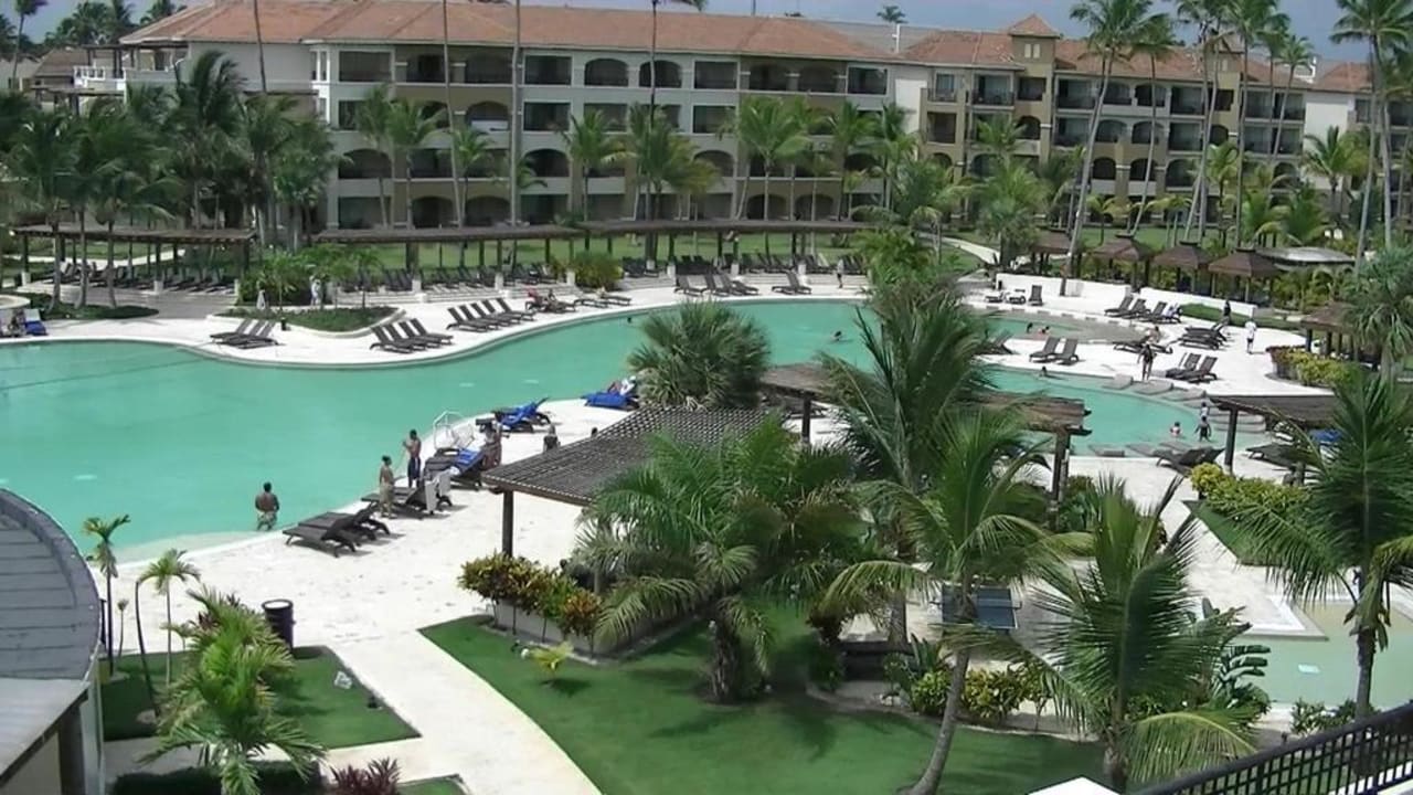 Now Larimar Dreams Royal Beach Punta Cana