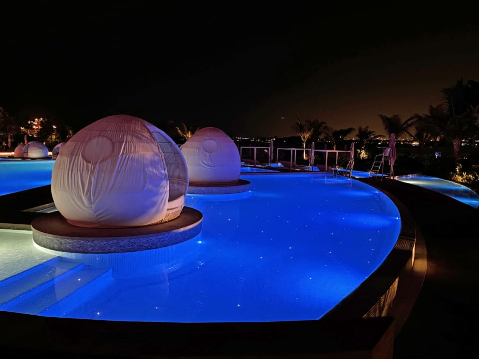Pool W Dubai - The Palm