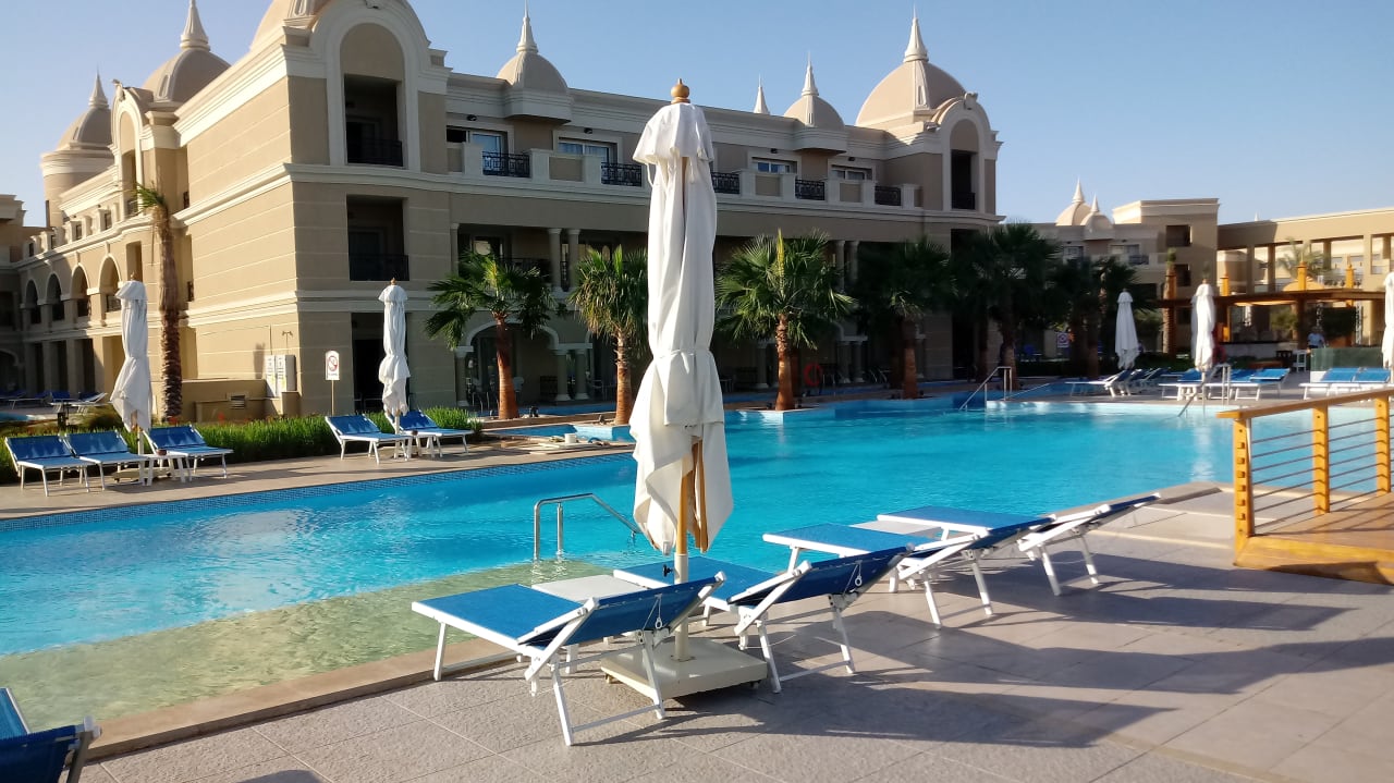 Pool Titanic Royal