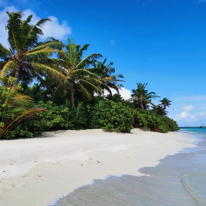 Strand Kuredhivaru Resort and Spa, Maldives